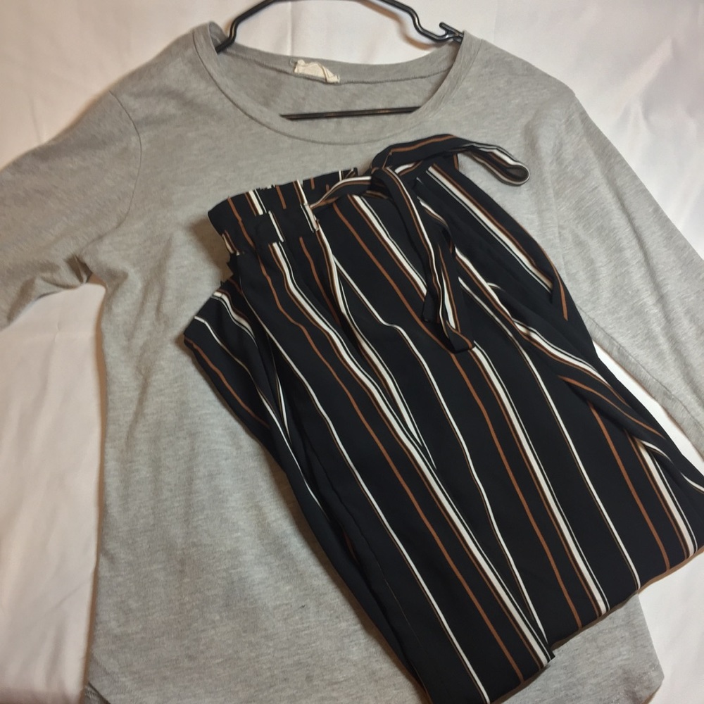 NWOT Very Comfortable Flare Capris